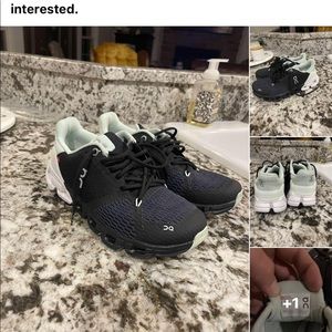 Womens On Cloud shoes size 7s